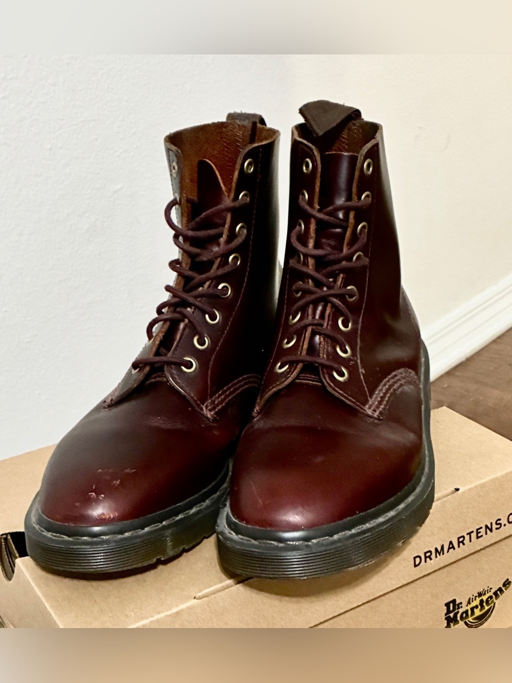 Dr. Martens Burgundy Leather Size 9 Boots